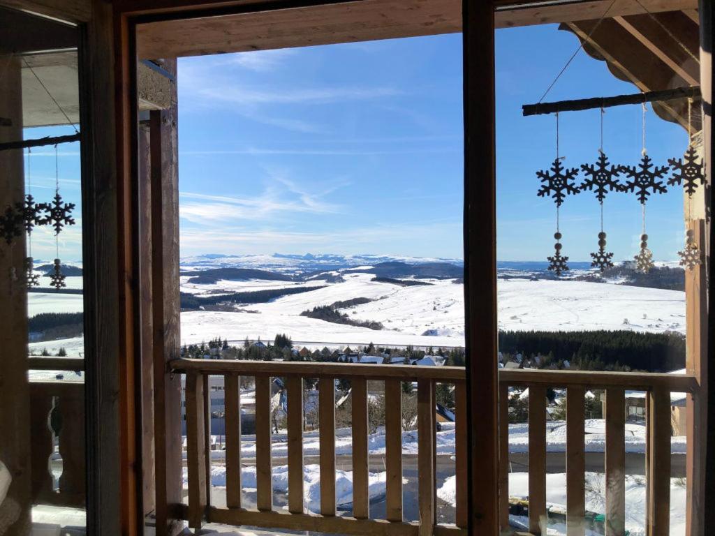 Lama-Gite-Des-Puys T3 Lamado Vue Epoustouflante Sud Avec Grande Terrasse Super Besse Zewnętrze zdjęcie